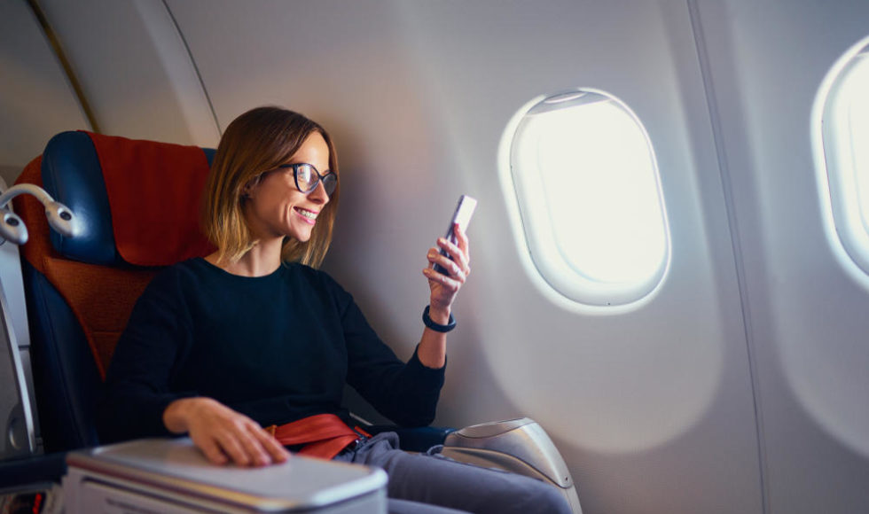 Vai viajar por muito tempo de avião? 5 dicas imperdíveis para você